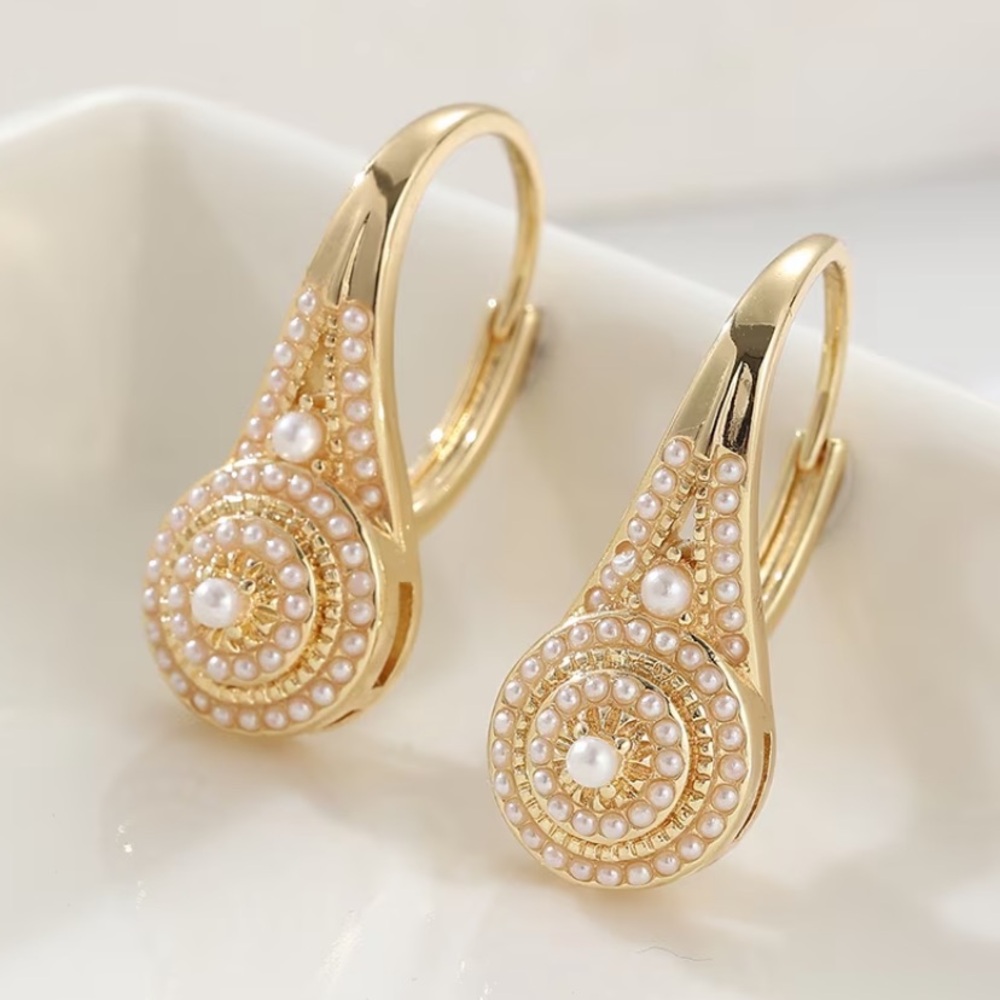 18k Gold Finish and Pearl Drop Earrings 1”